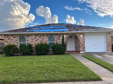 8 W Blue Ridge Ct, New Orleans, LA 70128