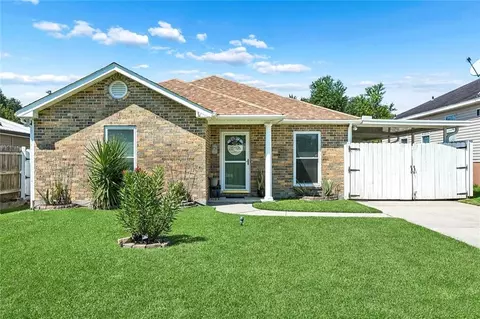 166 Star Pl, Belle Chasse, LA 70037