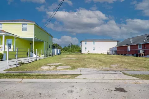 2342 Forstall St, New Orleans, LA 70117