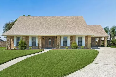 24 Fairfax Ct, Marrero, LA 70072