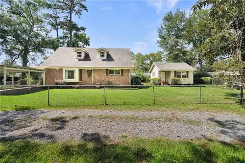 Exterior - 425 Evergreen Dr, Slidell, LA 70460 photo 2 of 5