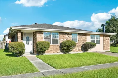 2204 Veronica Dr, Chalmette, LA 70043