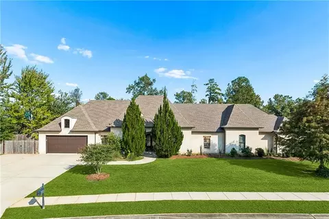 8 Mark Smith Dr, Mandeville, LA 70448