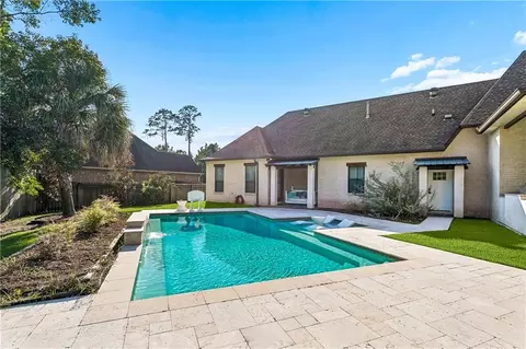 Exterior - 8 Mark Smith Dr, Mandeville, LA 70448 photo 6 of 7