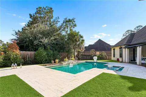 Exterior - 8 Mark Smith Dr, Mandeville, LA 70448 photo 5 of 7