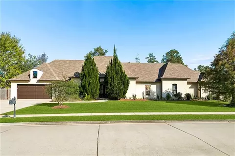 Exterior - 8 Mark Smith Dr, Mandeville, LA 70448 photo 2 of 7