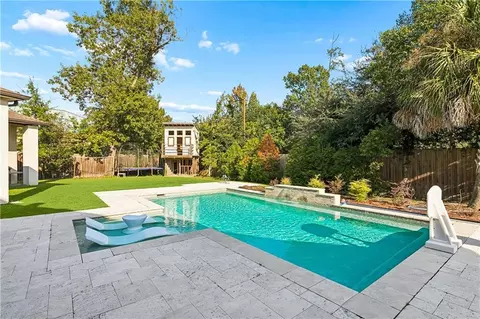 Exterior - 8 Mark Smith Dr, Mandeville, LA 70448 photo 3 of 7