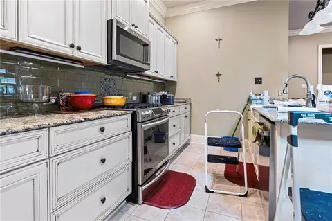 Kitchen - 339 N Orchard Ln, Covington, LA 70433 photo 1 of 2
