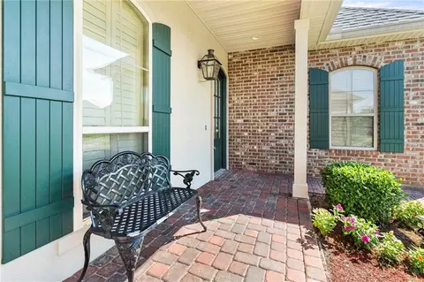 Exterior - 339 N Orchard Ln, Covington, LA 70433 photo 3 of 6
