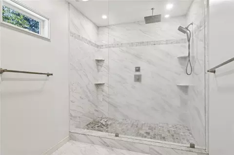 Bath - 157 Kimberly Dr, Mandeville, LA 70448 photo 2 of 6