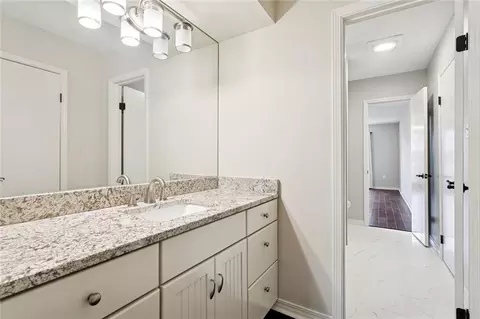 Bath - 157 Kimberly Dr, Mandeville, LA 70448 photo 4 of 6