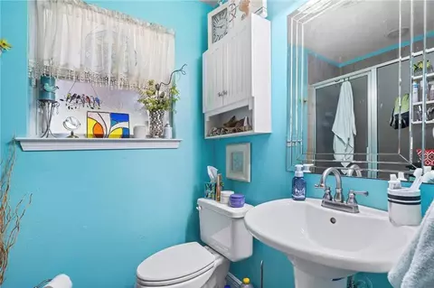 Bath - 3827 Croydon St, Slidell, LA 70458 photo 1 of 2