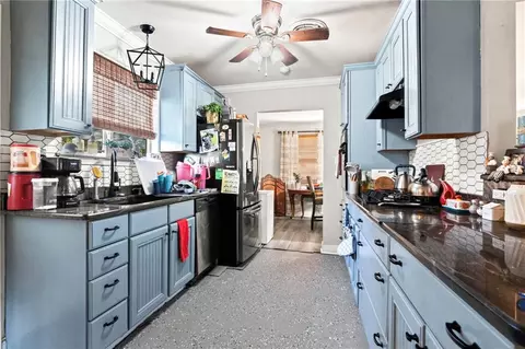 Kitchen - 3827 Croydon St, Slidell, LA 70458 photo 2 of 2