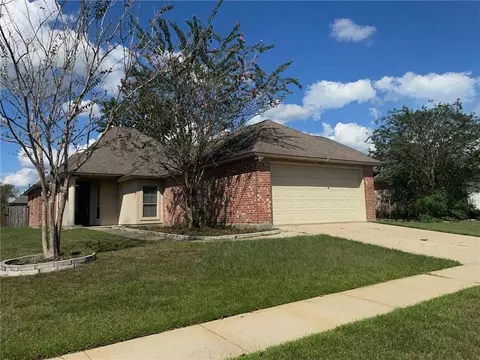 2621 Middletowne Dr, Zachary, LA 70791