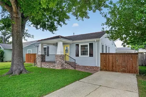 268 Halsey Dr, Harahan, LA 70123