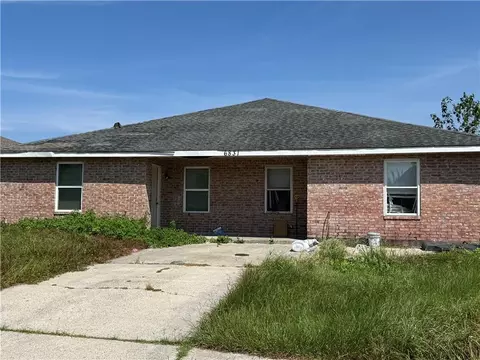6831 Tara Ln, New Orleans, LA 70127