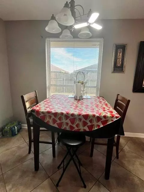 Dining - 837 Dolphin Ct, Kenner, LA 70065 photo 2 of 2