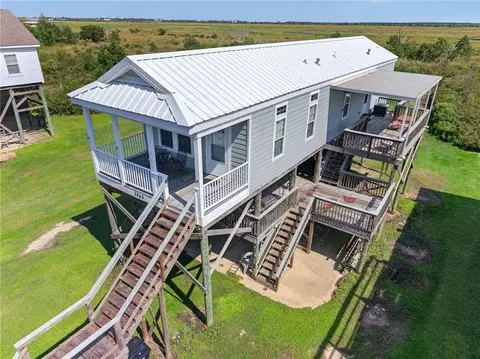 3805 Hopedale Hwy, Saint Bernard, LA 70085