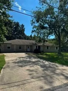 122 Pleasant Valley Dr, Des Allemands, LA 70030