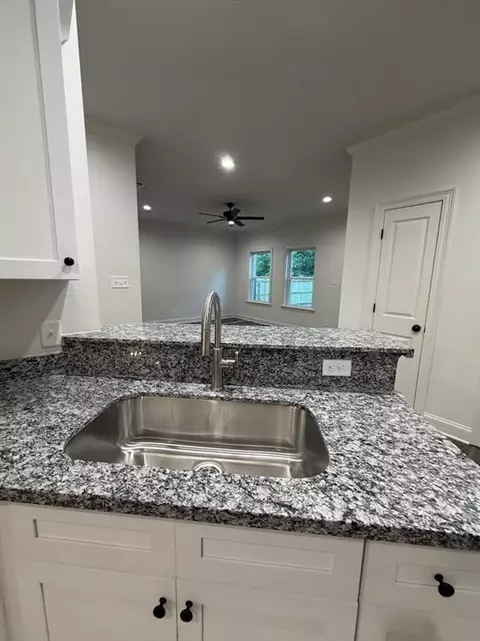 Kitchen - 70293 5th St, Covington, LA 70433 photo 4 of 4