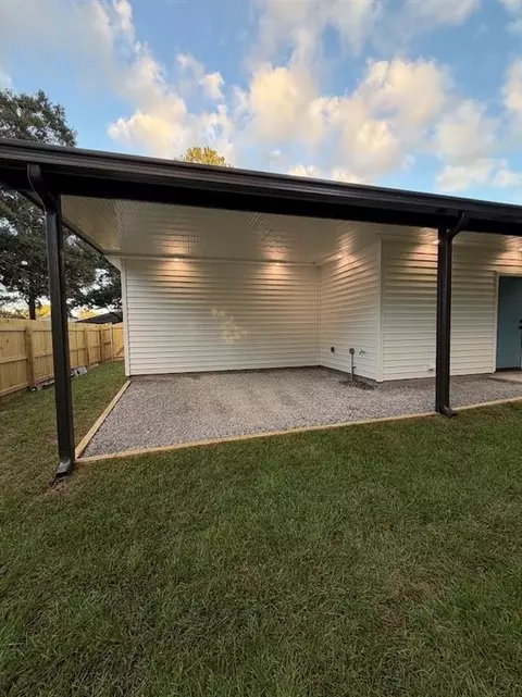 Exterior - 70293 5th St, Covington, LA 70433 photo 2 of 3