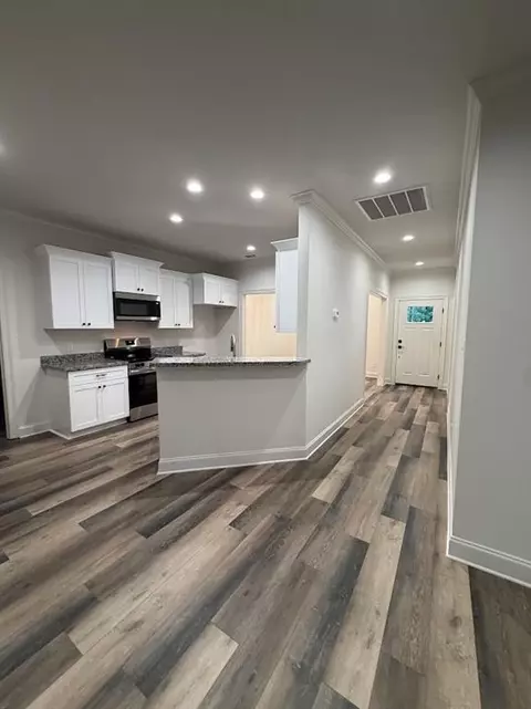 Entry Way - 70293 5th St, Covington, LA 70433 photo 2 of 2