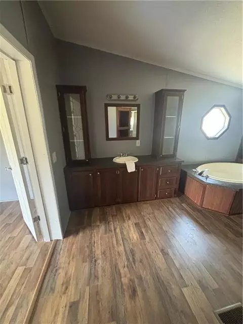 Bath - 1031 Red Hawk Way Rd, Summit, MS 39666 photo 3 of 5