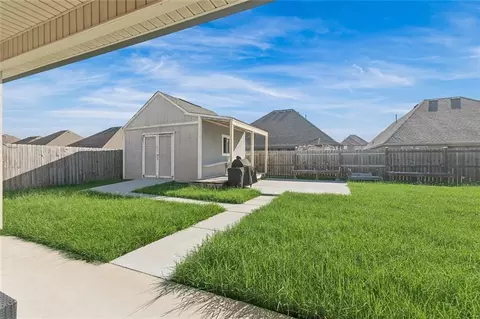 Exterior - 1364 Shipyard Dr, Slidell, LA 70461 photo 2 of 3