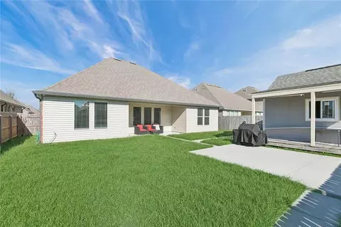 Exterior - 1364 Shipyard Dr, Slidell, LA 70461 photo 3 of 3