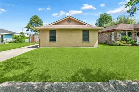 4431 Bayou Des Familles Dr, Marrero, LA 70072