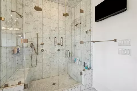 Bath - 856 Chretien Point Ave, Covington, LA 70433 photo 4 of 9