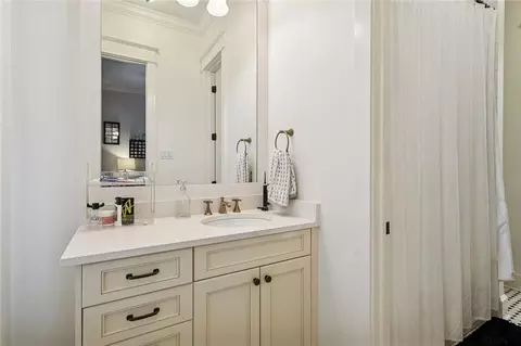 Bath - 856 Chretien Point Ave, Covington, LA 70433 photo 7 of 9