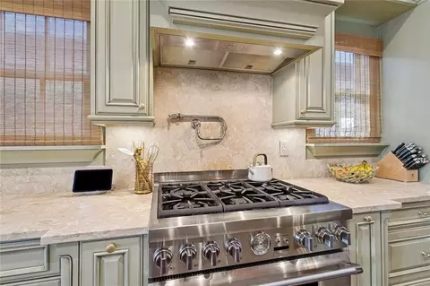 Kitchen - 856 Chretien Point Ave, Covington, LA 70433 photo 3 of 6