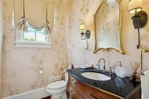 Bath - 856 Chretien Point Ave, Covington, LA 70433 photo 5 of 9