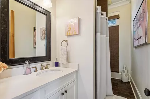 Bath - 856 Chretien Point Ave, Covington, LA 70433 photo 6 of 9