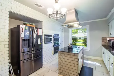 Kitchen - 101 Devon Rd, Laplace, LA 70068 photo 3 of 3