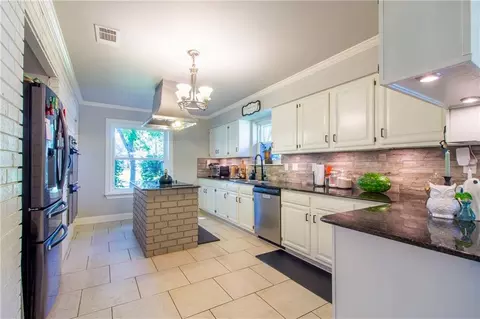 Kitchen - 101 Devon Rd, Laplace, LA 70068 photo 1 of 3