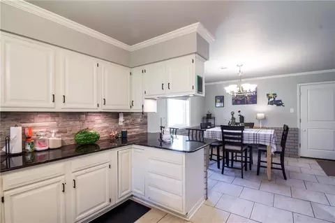 Kitchen - 101 Devon Rd, Laplace, LA 70068 photo 2 of 3