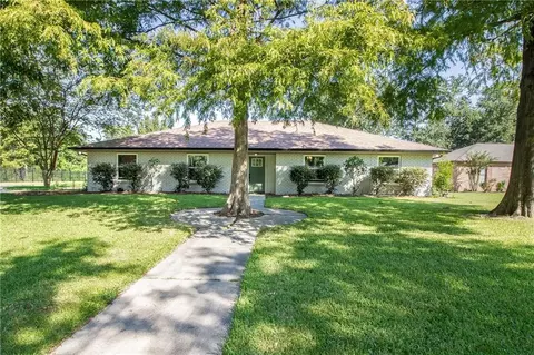 101 Devon Rd, Laplace, LA 70068