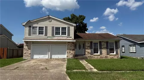3860 Redbud Ln, Harvey, LA 70058