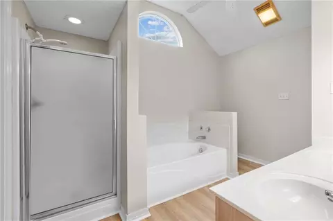 Bath - 70270 6th St, Covington, LA 70433 photo 1 of 2