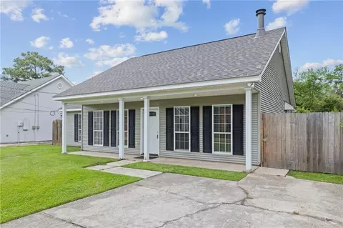 Exterior - 70270 6th St, Covington, LA 70433 photo 2 of 4