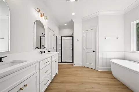 Bath - 20526 Lois Ln, Covington, LA 70435 photo 1 of 5