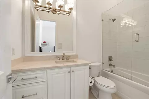 Bath - 537 Delta Queen Ct, Covington, LA 70433 photo 5 of 8