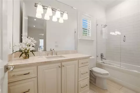 Bath - 537 Delta Queen Ct, Covington, LA 70433 photo 6 of 8