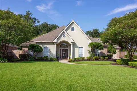 112 Oak Manor Ln, Saint Rose, LA 70087