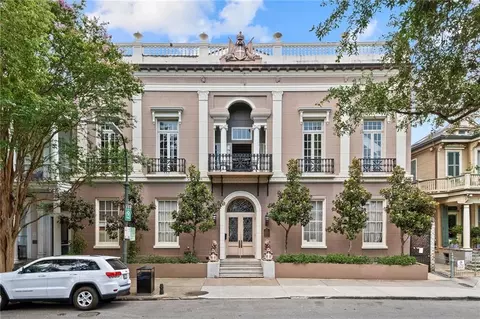 1020 Esplanade Ave #204, New Orleans, LA 70116