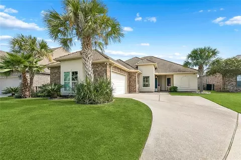 612 Lakeshore Village Dr, Slidell, LA 70461