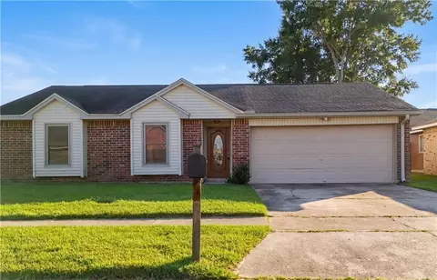 505 Mount Vernon Dr, Laplace, LA 70068