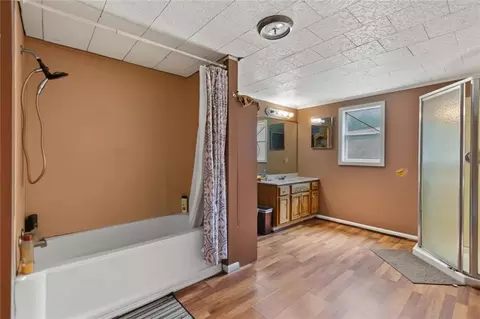 Bath - 568 Willow Cir, Franklin, LA 70538 photo 2 of 3